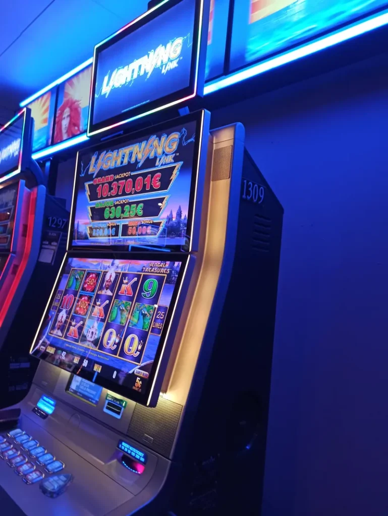 Lottery-themed slot machine at Casino JOA de Canet