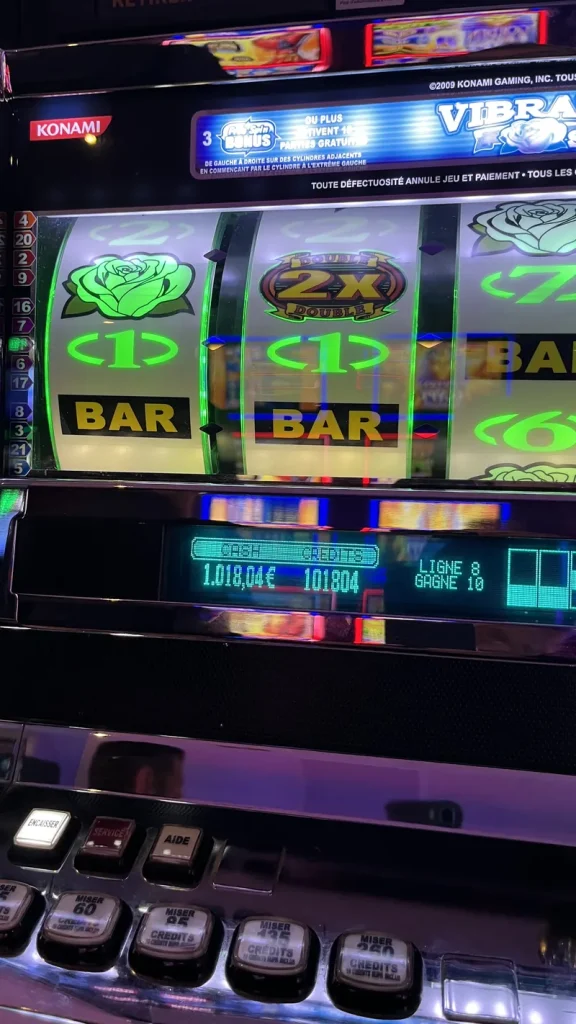 Close view of a reel gaming machine at Casino JOA de Fouras