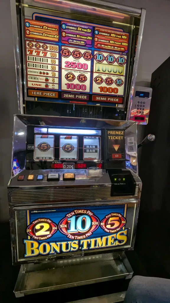Electronic reel terminal at Casino JOA de Saint-Brevin l'Océan