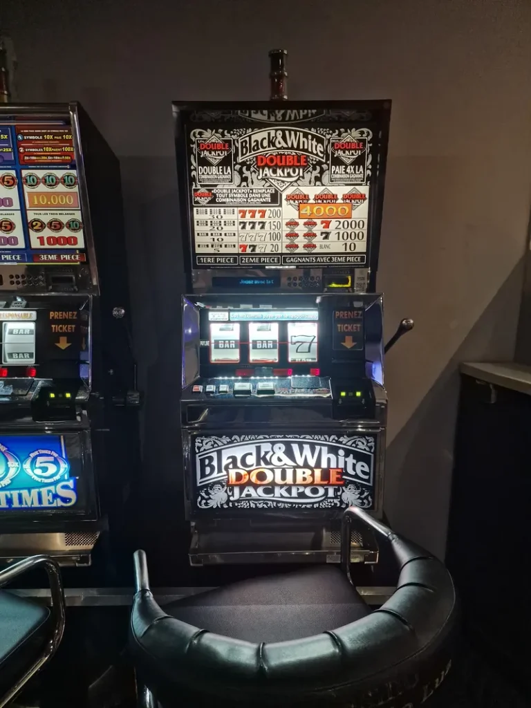 Black-and-white themed slot machine at Casino JOA de Saint-Jean-de-Luz