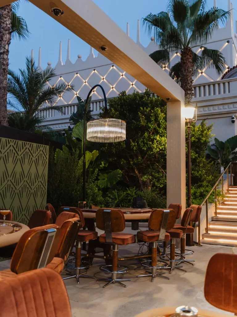 Terrasse arborée du Royal Palm Casino